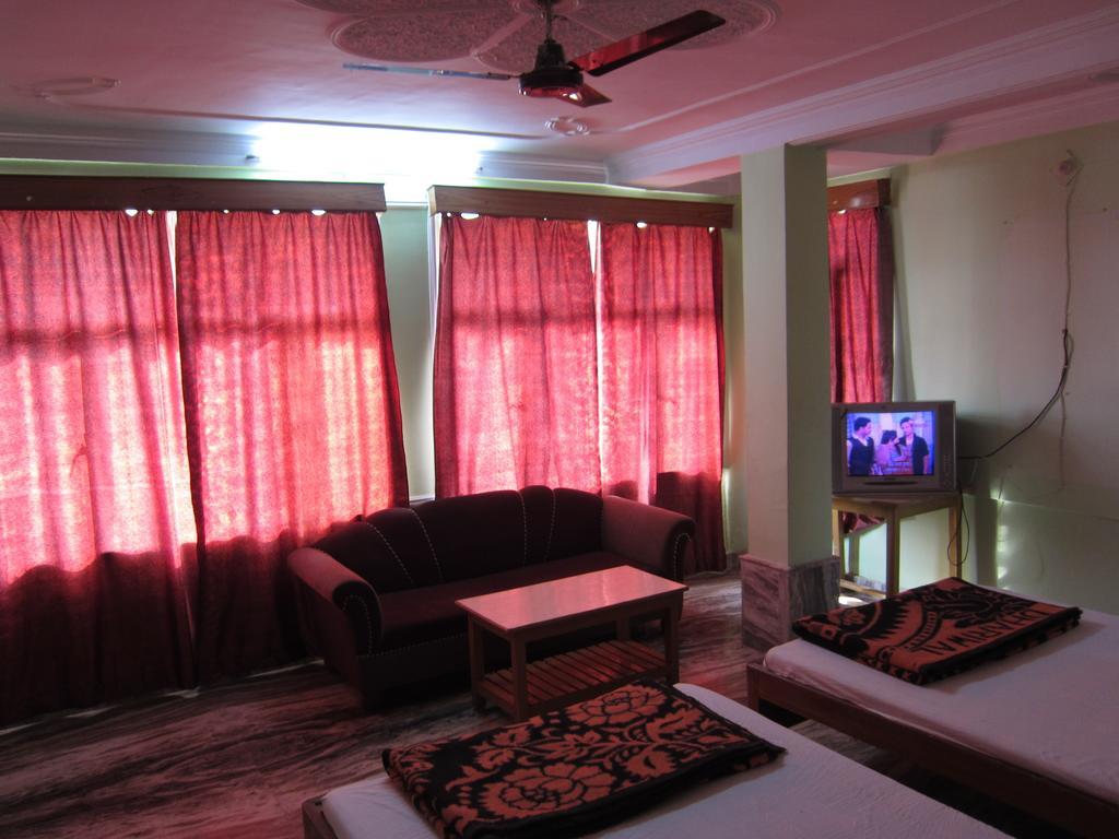 Anukul Guest House Bodh Gaya Luaran gambar
